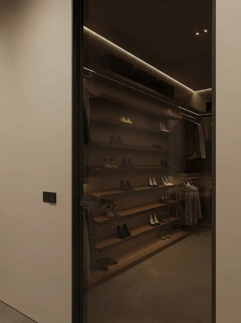 Closet designed with MeltFlex AI: Beige Walk-In Suite